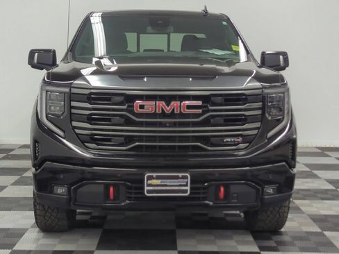 Used 2024 GMC Sierra 1500 AT4 w/ AT4 Preferred Package AWD/4WD image 2