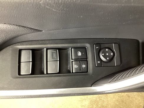 Used 2024 Toyota RAV4 XLE AWD/4WD image 17