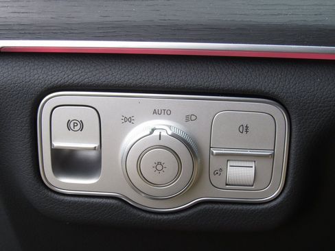 Certified 2025 Mercedes-Benz GLS 450 4MATIC image 41