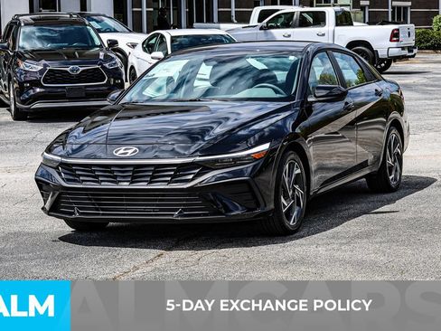 Used 2025 Hyundai Elantra Sport FWD image 4