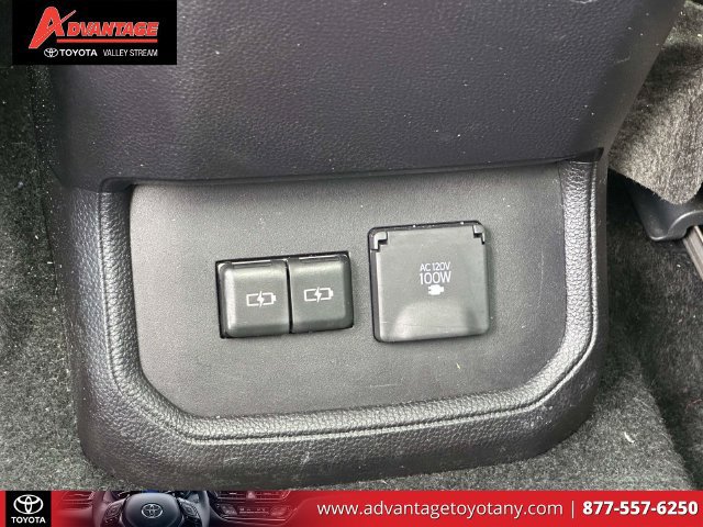 Used 2024 Toyota Highlander Platinum AWD/4WD image 17