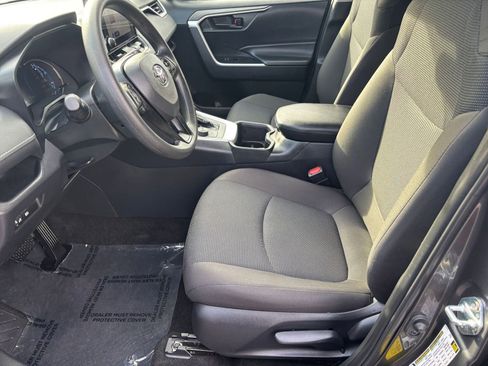 Used 2025 Toyota RAV4 LE image 23