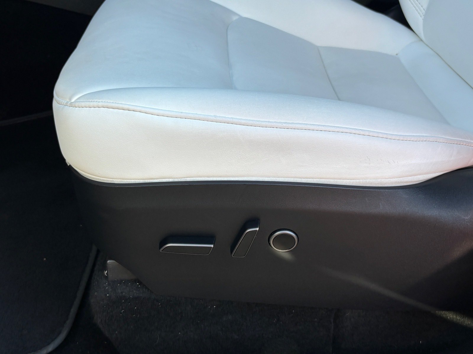 Used 2023 Tesla Model Y Performance AWD/4WD image 24