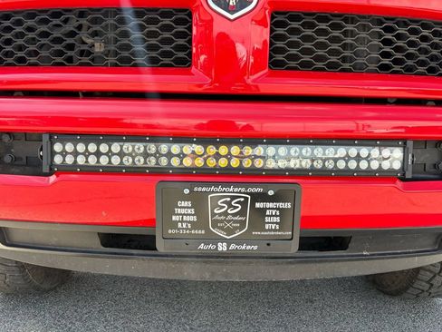 Used 2013 RAM 2500 Tradesman w/ Chrome Appearance Group AWD/4WD image 10