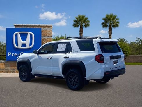 Used 2025 Toyota 4Runner SR5 AWD/4WD image 4
