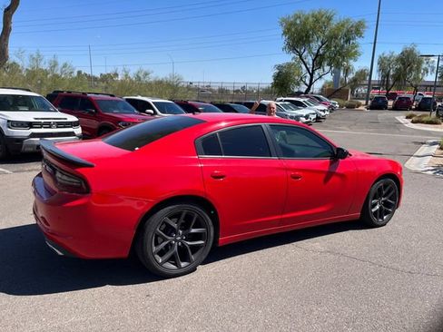 Used 2020 Dodge Charger SXT w/ Blacktop Package RWD image 5