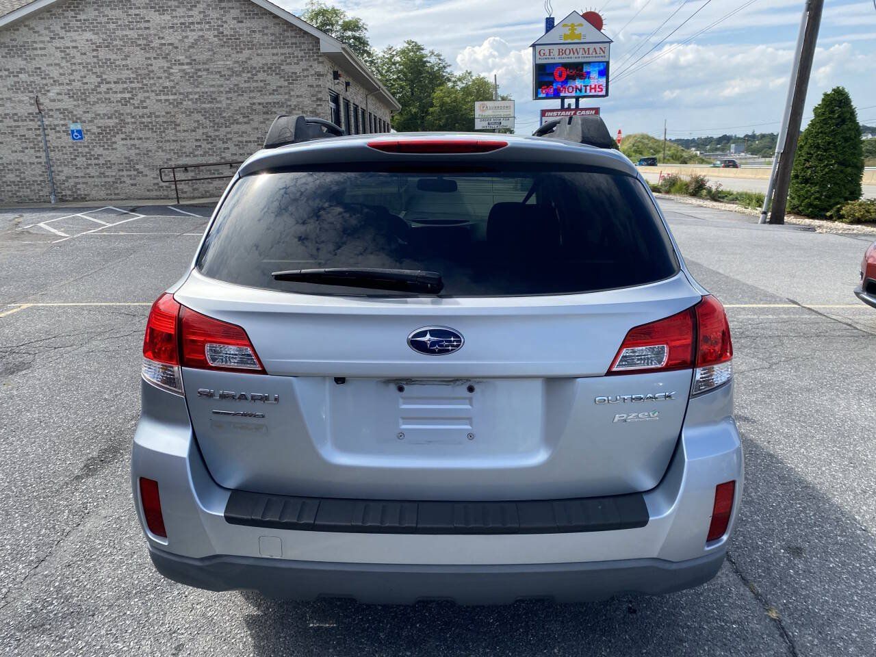 Used 2013 Subaru Outback 2.5i Premium AWD/4WD image 6