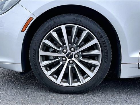 Used 2019 Lincoln MKZ Reserve FWD image 2