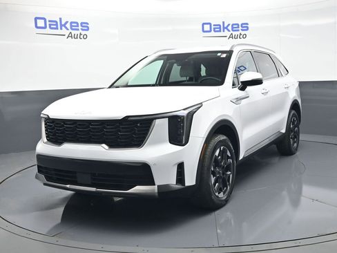Certified 2026 Kia Sorento S AWD/4WD image 4
