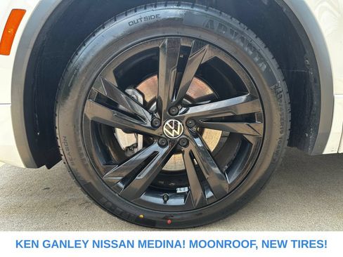 Used 2024 Volkswagen Tiguan SE R-Line FWD image 18