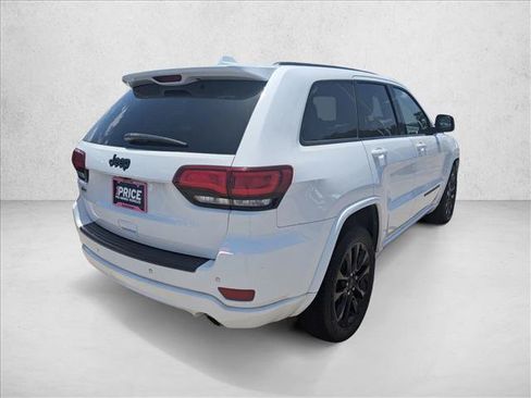 Used 2022 Jeep Grand Cherokee Laredo X RWD image 5