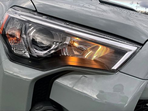 Used 2023 Toyota 4Runner TRD Off-Road Premium image 27