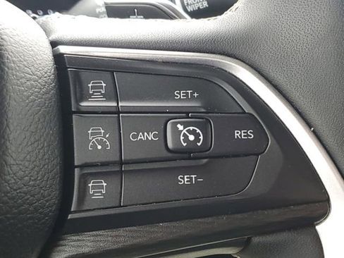 Used 2023 Jeep Grand Cherokee L Laredo AWD/4WD image 13