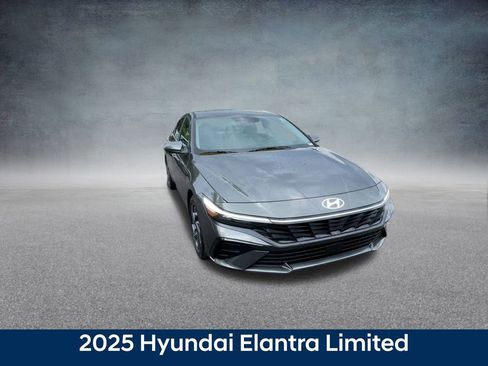 New 2025 Hyundai Elantra Limited image 4