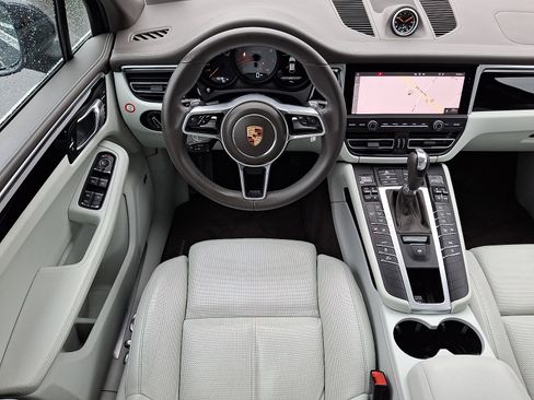 Used 2021 Porsche Macan S image 12