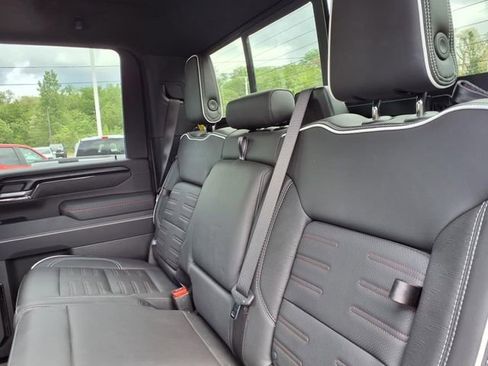 Used 2024 GMC Sierra 2500 AT4X image 11
