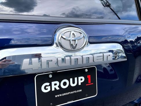 Used 2023 Toyota 4Runner Limited AWD/4WD image 31