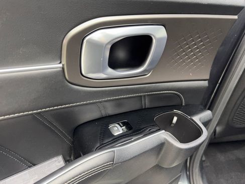 Used 2024 Kia Sorento SX image 38