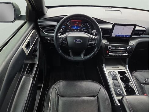 Used 2020 Ford Explorer XLT w/ Equipment Group 202A image 11