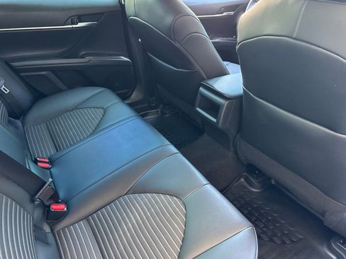 Used 2022 Toyota Camry SE FWD image 18