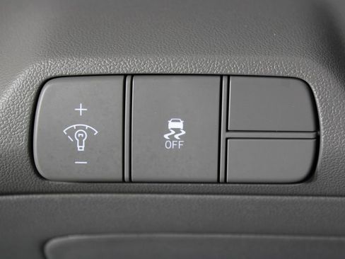 Certified 2024 Hyundai Elantra SEL FWD image 24