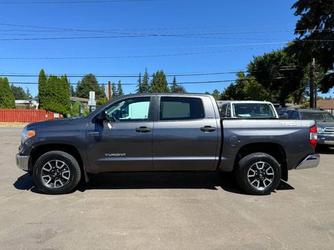 Used 2017 Toyota Tundra SR5 AWD/4WD image 9
