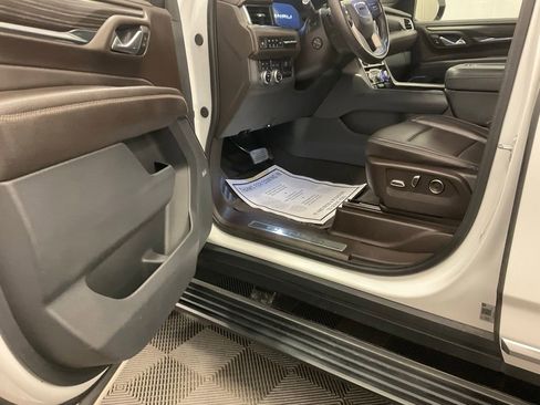 Used 2024 GMC Yukon Denali w/ Denali Reserve Package AWD/4WD image 8