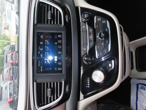 Used 2020 Chrysler Voyager Lxi FWD image 47
