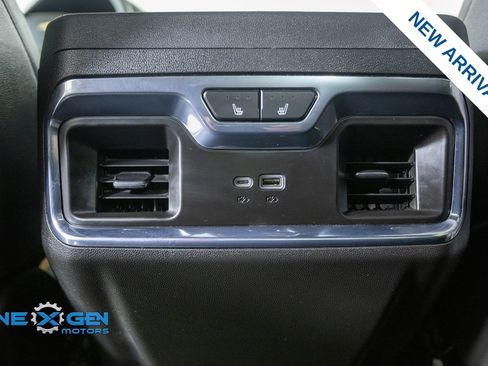 Used 2025 Chevrolet Silverado 1500 High Country w/ Technology Package AWD/4WD image 31