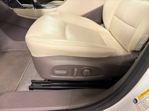 Used 2024 Chevrolet Malibu LT FWD image 22