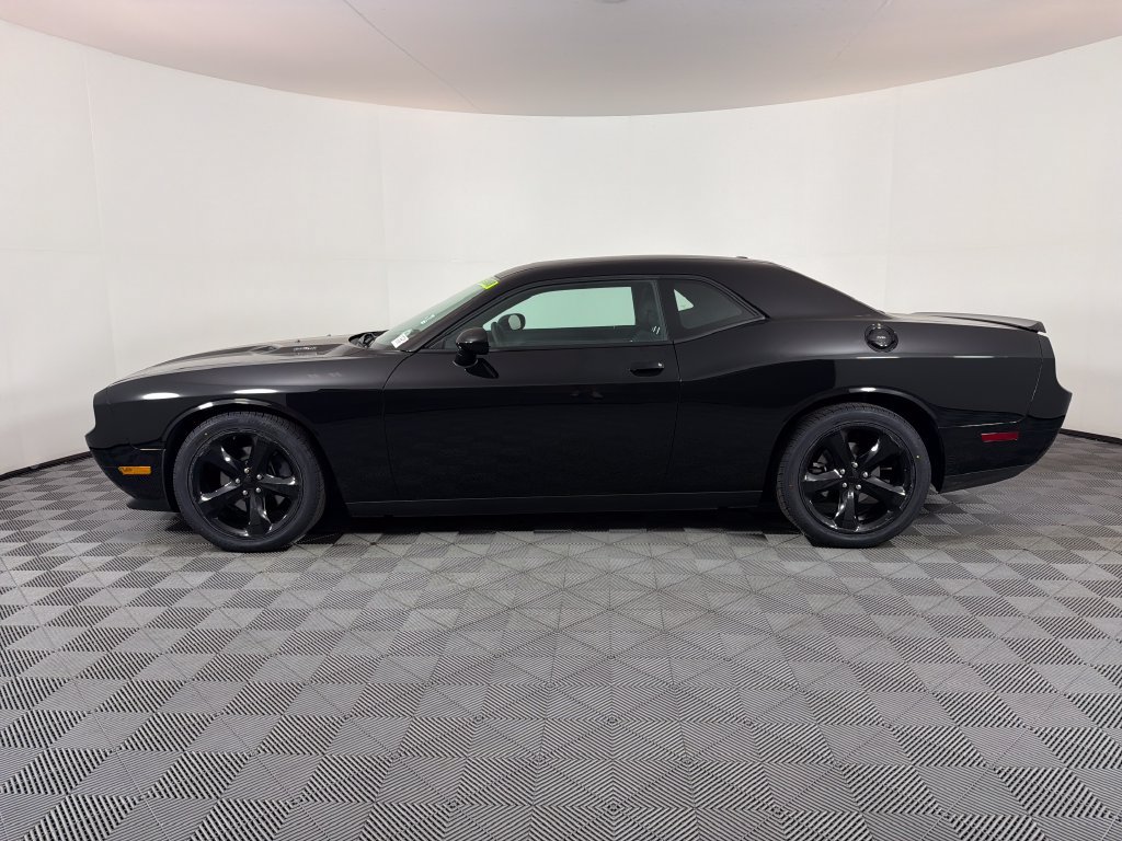 Used 2014 Dodge Challenger R/T w/ Blacktop Package RWD image 6