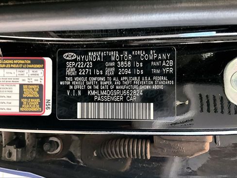 Used 2024 Hyundai Elantra SEL FWD image 31