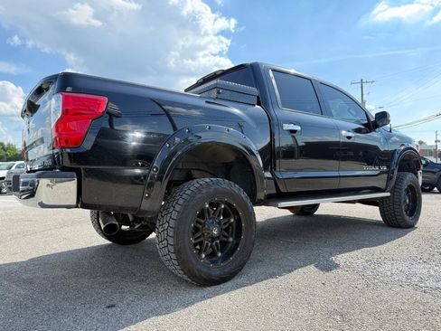 Used 2018 Nissan Titan 4x4 Crew Cab image 7