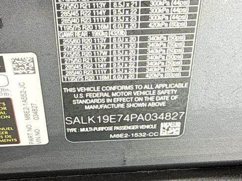 Certified 2023 Land Rover Range Rover Autobiography AWD/4WD image 34