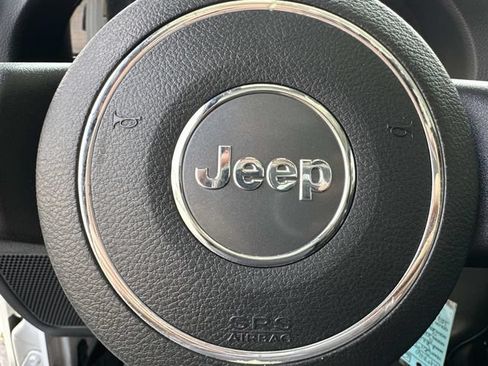 Used 2017 Jeep Wrangler Unlimited Sahara w/ Dual Top Group AWD/4WD image 30
