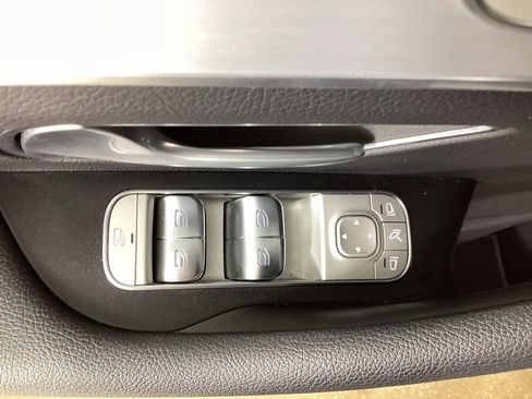 Used 2025 Mercedes-Benz GLE 350 4MATIC image 18