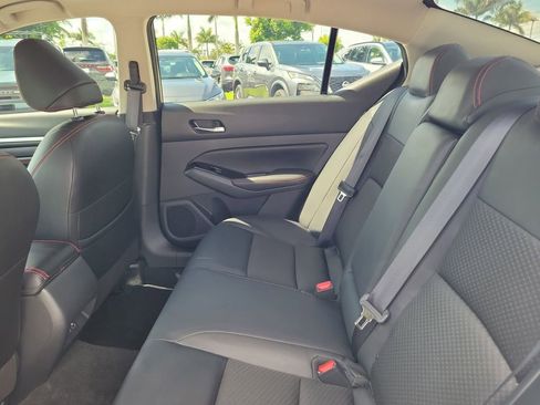 Used 2023 Nissan Altima 2.5 SR FWD image 15