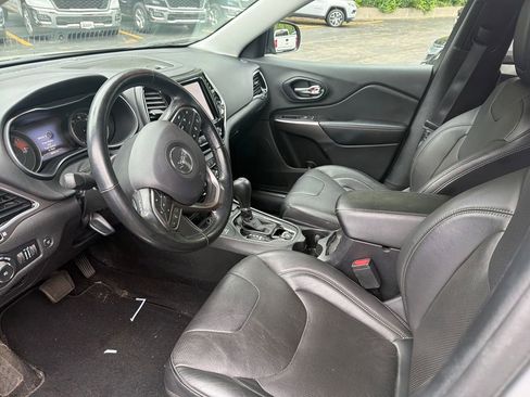 Used 2021 Jeep Cherokee Limited AWD/4WD image 9