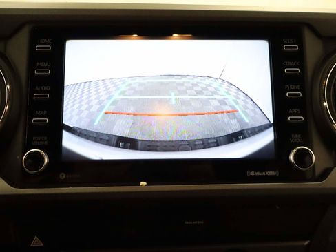 Used 2020 Toyota Tacoma TRD Sport w/ Technology Package AWD/4WD image 11