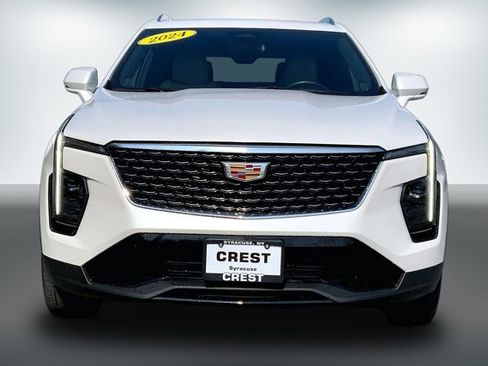 Used 2024 Cadillac XT4 Premium Luxury w/ Cold Weather Package AWD/4WD image 2