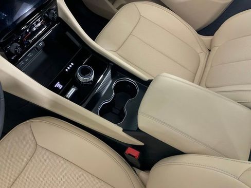Used 2024 Jeep Grand Cherokee Limited w/ Luxury Tech Group II AWD/4WD image 22