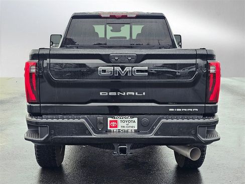 Used 2025 GMC Sierra 2500 Denali Ultimate image 4