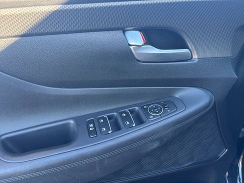 Used 2019 Hyundai Santa Fe SE image 19