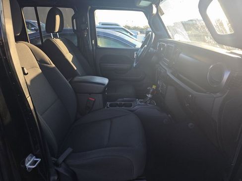 Used 2022 Jeep Wrangler Unlimited Willys image 5