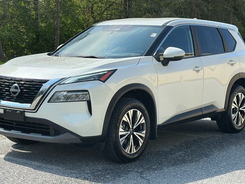 Certified 2023 Nissan Rogue SV AWD/4WD image 2