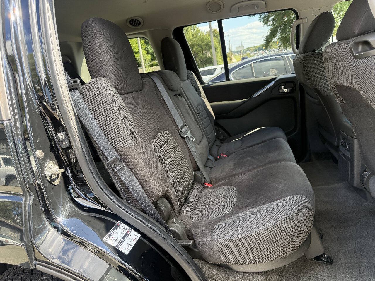 Used 2012 Nissan Pathfinder SV AWD/4WD image 17
