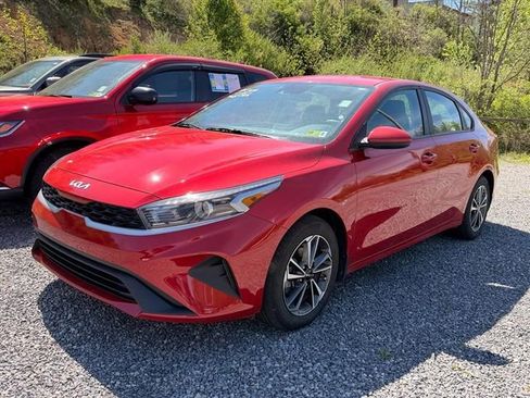 Used 2023 Kia Forte LXS FWD image 2