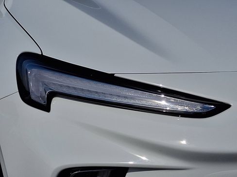 Certified 2024 Buick Encore GX Preferred w/ Comfort Package image 9