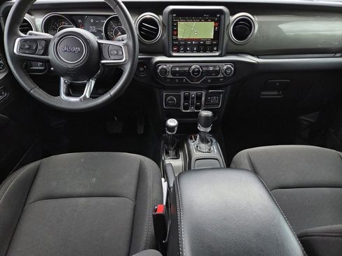 Used 2023 Jeep Gladiator Overland AWD/4WD image 10