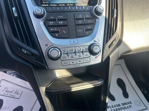 Used 2017 Chevrolet Equinox LS image 33